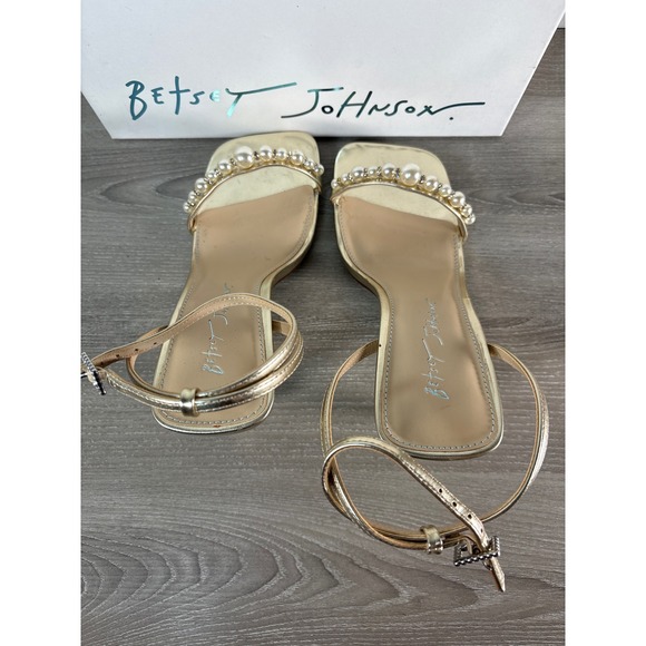 Betsey Johnson SB-JACY Gold Pearl Rhinestone Stacked Heel Sandals Women's 8M - Picture 8 of 10